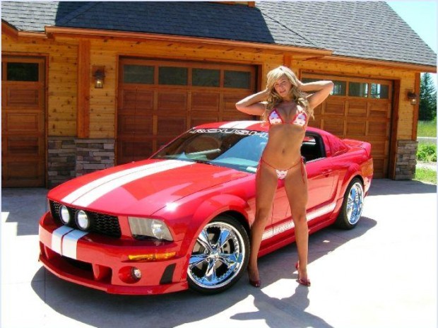 hot-bikini-mustang-babe-620x464.jpg