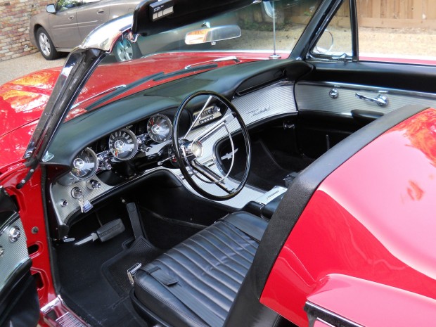1962 Ford Thunderbird-13