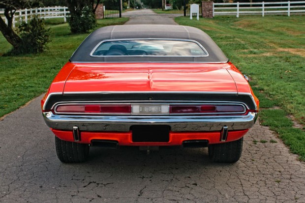 1970-Dodge-Challenger-Custom-Restomod-BEAUTIFUL-Keith-Black-145646