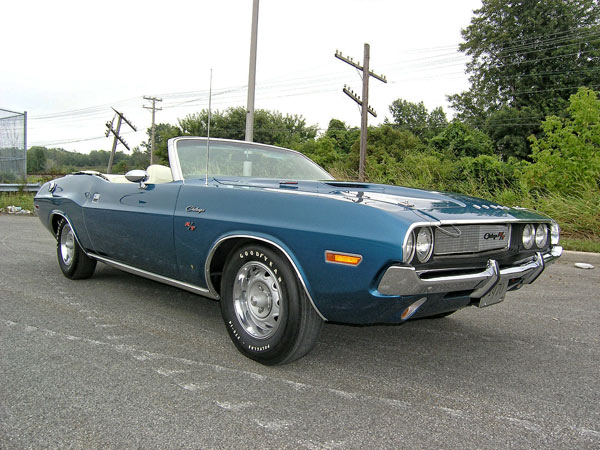 1970-Dodge-Challenger-fgiukjhgg11