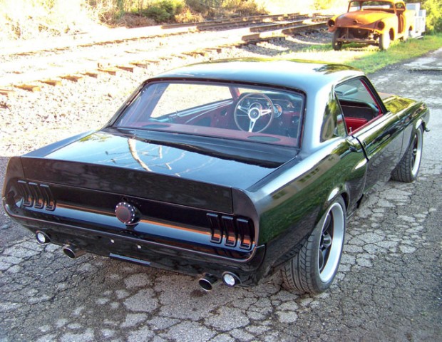 1968-Ford-Mustang-Custom-12
