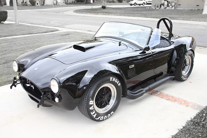 1965-427-Ford-Cobra-Roadster,-Black-on-Black-11