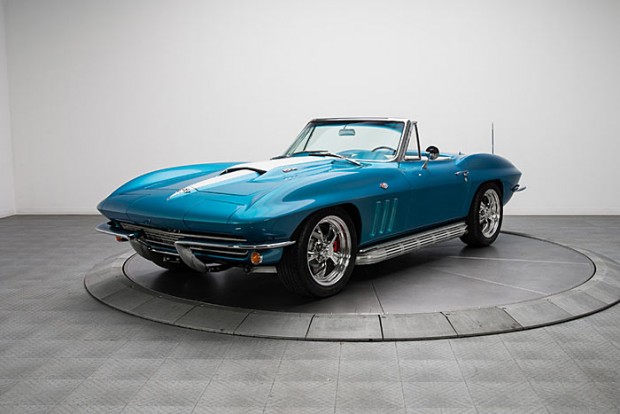 1965-Chevrolet-Corvette-Sting-Ray-1