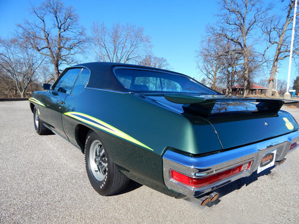 1970-Pontiac-GTO-Judge-1-of-452-14