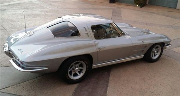 1963-Chevrolet-Corvette-Split-Window-17