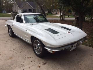 1963-Corvette-Stingray-Split-Window-1