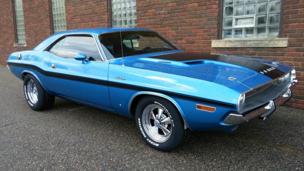 1970-Dodge-Challenger-RT-Hardtop-12