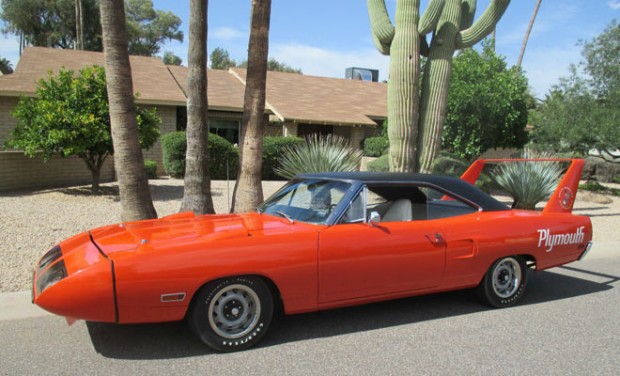 1970-Plymouth-Road-Runner-SUPERBIRD-1