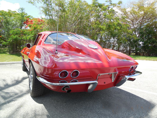 1963-Chevrolet-Corvette-Z06-13