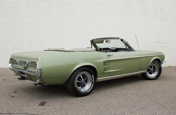 1967-Ford-Mustang-Convertible-12