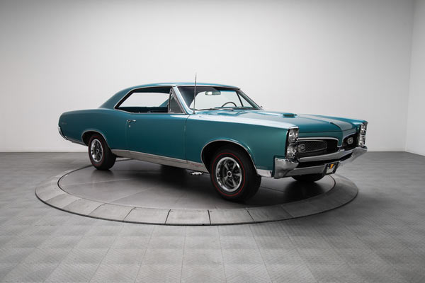 1967-Pontiac-GTO-11