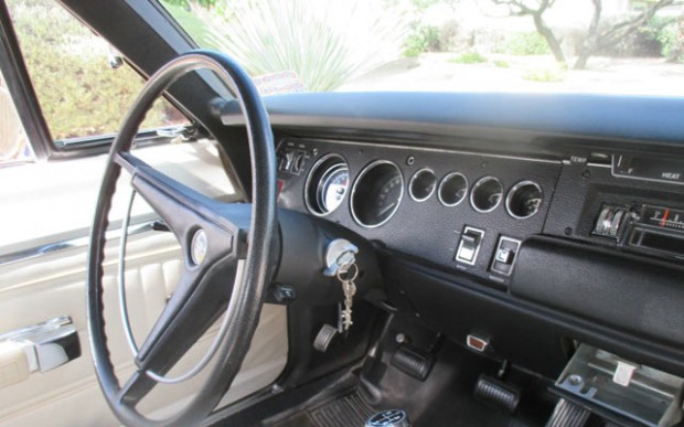 1970-Plymouth-Road-Runner-SUPER-BIRD-16754