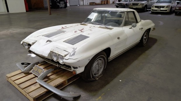 1963-Chevrolet-Corvette-Convertible-6765564