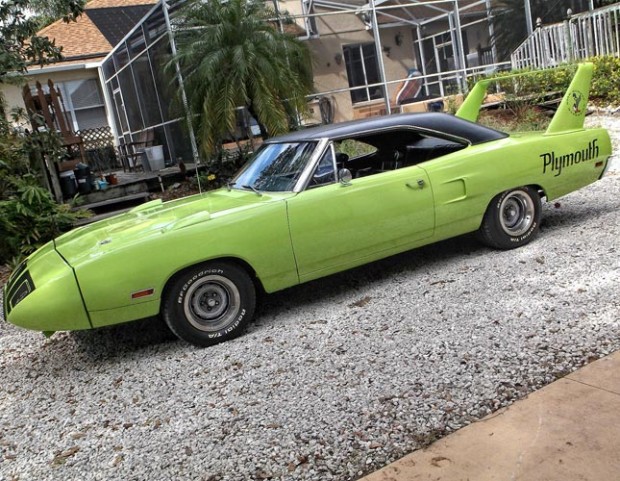 1970-Plymouth-Roadrunner-Superbird-440-567671