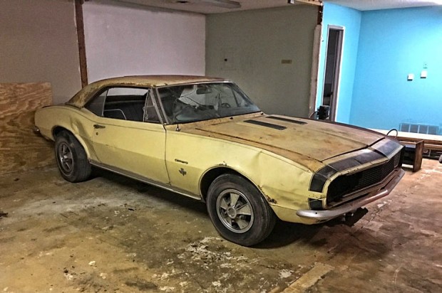 1967-Chevrolet-Camaro-RS-12