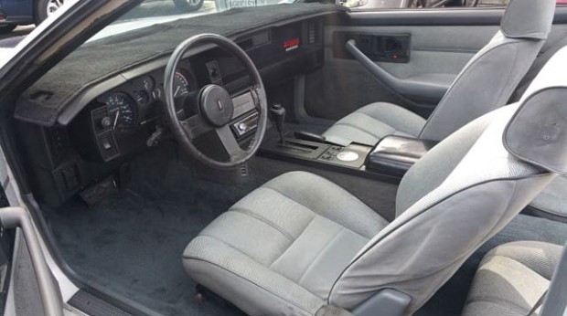 1989-Chevrolet-Camaro-IROC-Z156467