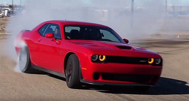 Drift-a-Dodge-Challenger-Hellcat-675676