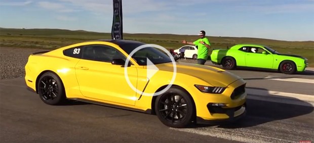 Shelby-GT350-vs-Hellcat-Challenger0-54