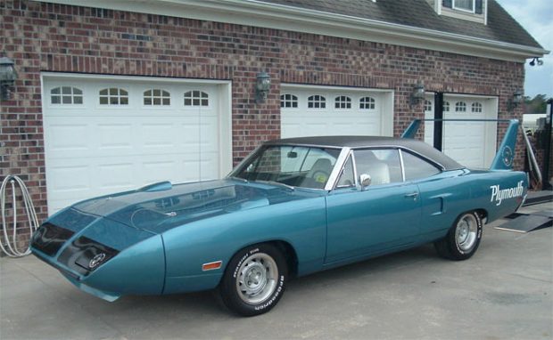 1970-Plymouth-Road-Runner-Superbird-23