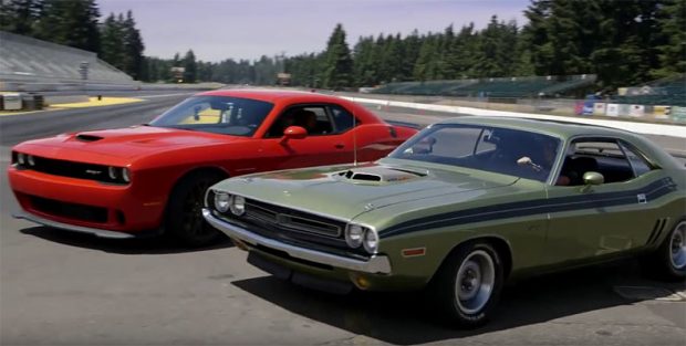 Hellcat-vs-1971-Dodge-Challenger-5672465