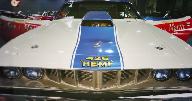 1971-Plymouth-Hemi-Cuda-25