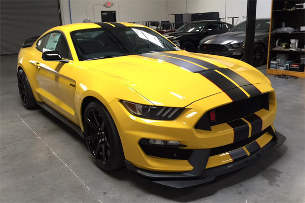 2016-Ford-Mustang-GT350R-17435