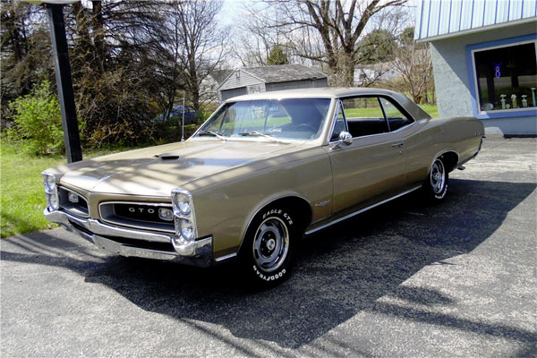 1966-Pountiac-GTO-2