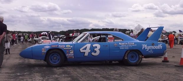 Plymouth-Superbird-glh2