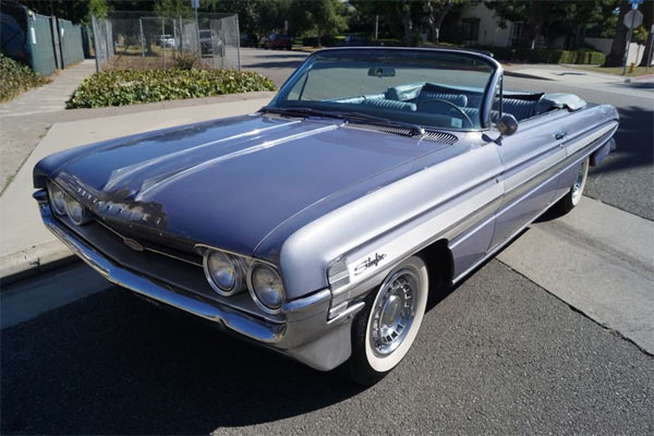 1961-oldsmobile-starfire-124