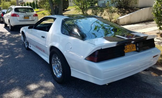 1989-chevrolet-camaro-iroc-143542