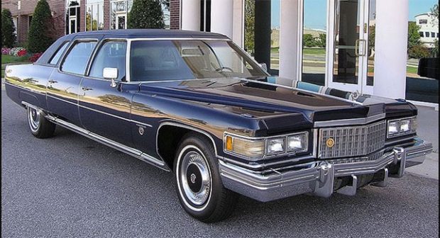 1975-Cadillac-Fleetwood-7867u