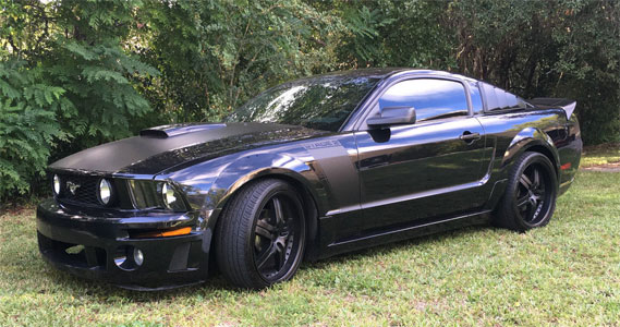 2005-Ford-Mustang-GT-
