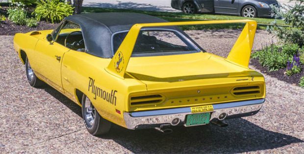 1970-Plymouth-Superbird