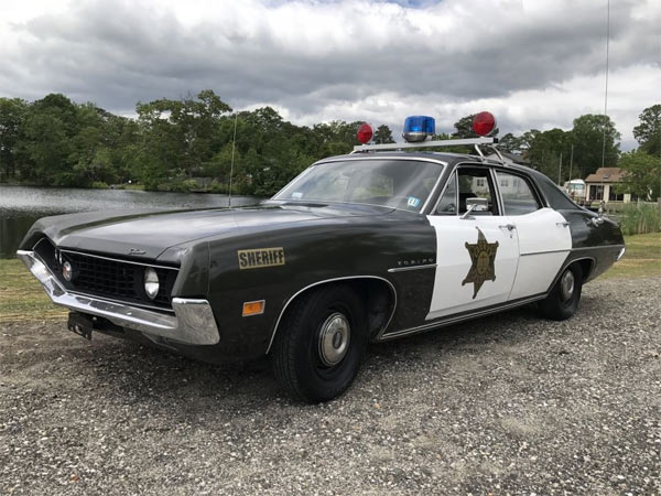 1970-Ford-Torino-Police-Car