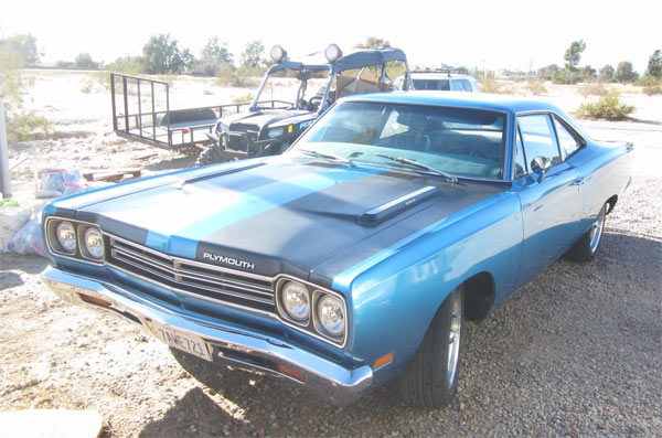 Plymouth-Road-Runner-