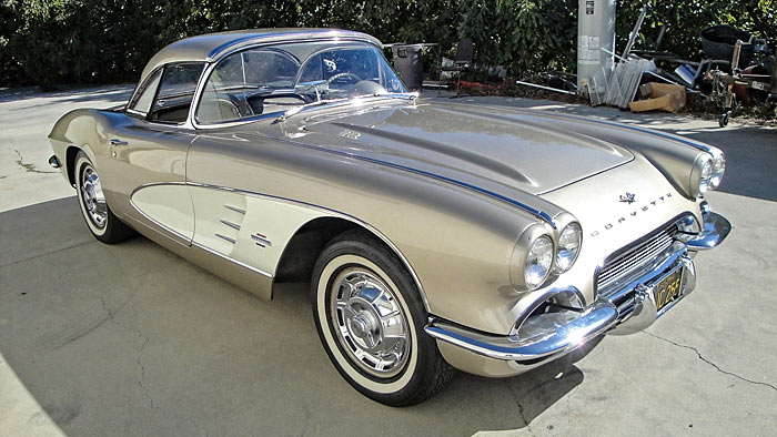 1961-Chevrolet-Corvette-283-230HP-1